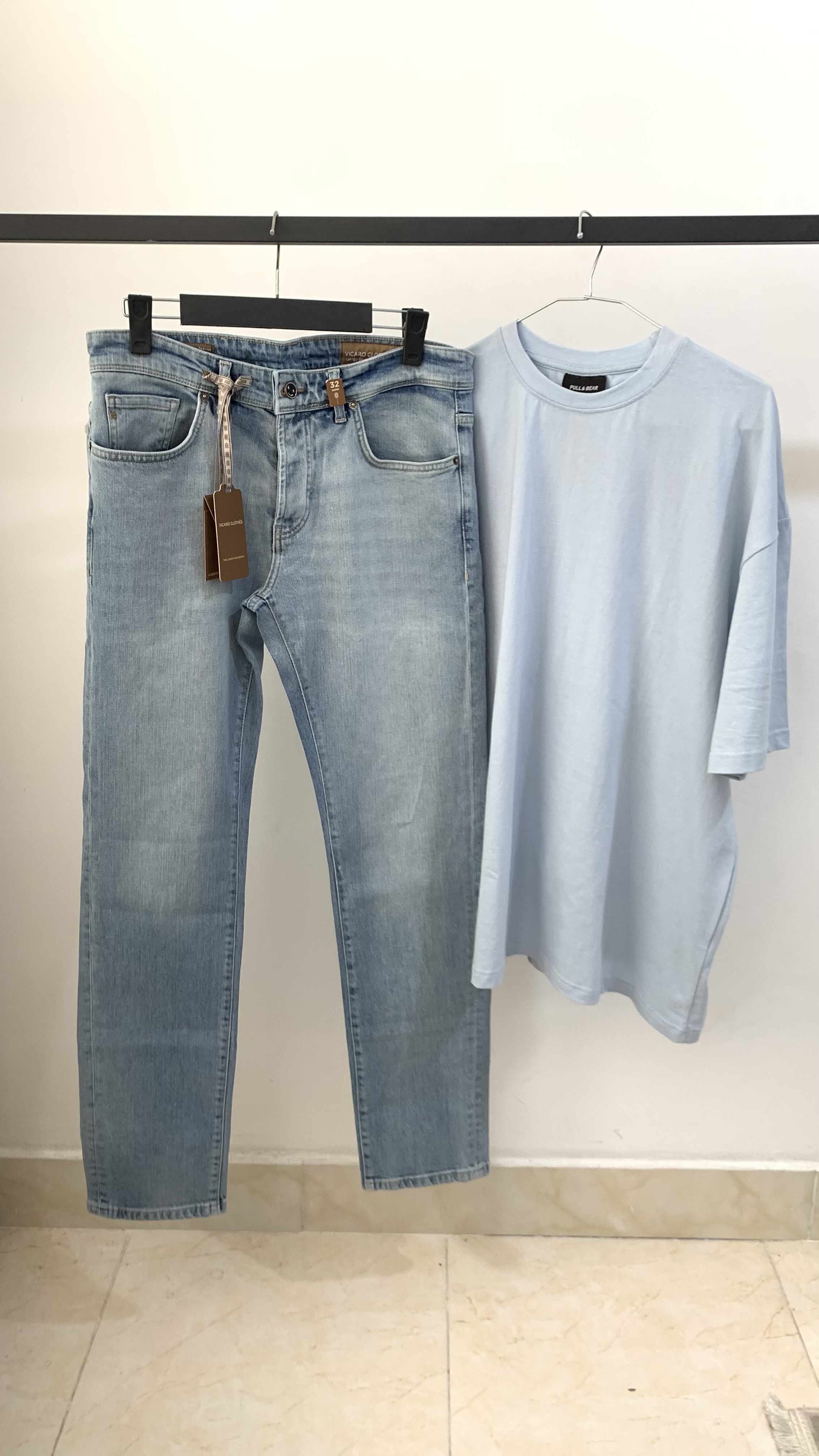تیشرت Pull&Bear / شلوارجین Vicaro آبی یخی